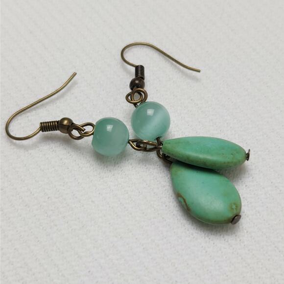 Vintage Gaspeite and Cats Eye Dangle Earrings Boho Gemstone Blue Green Pierced - Picture 5 of 5